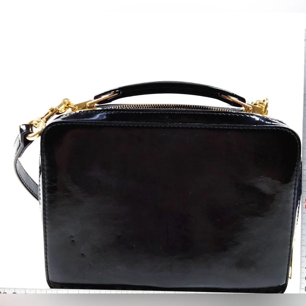 Marc Jacobs Black Patent Leather Box Satchel with Gold Hardware - Picture 2 of 10